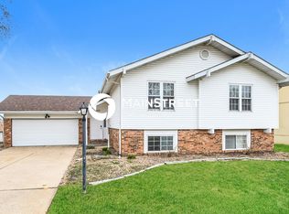 3036 Brentmoor Dr, Saint Charles, MO 63303
