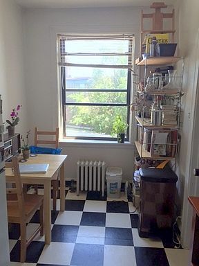 2nd image of 4505 N Lincoln Ave APT 3A