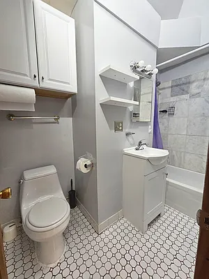 Bathroom, photo 1