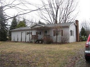 127 Mizener Ln, Slippery Rock, PA 16057