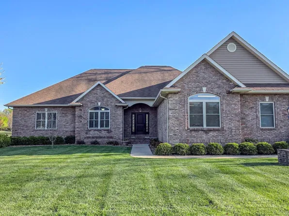 511 David Livingstone Dr, Carterville, IL 62918