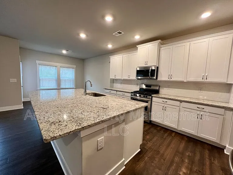 8592 Kensley Ln — Photo 8