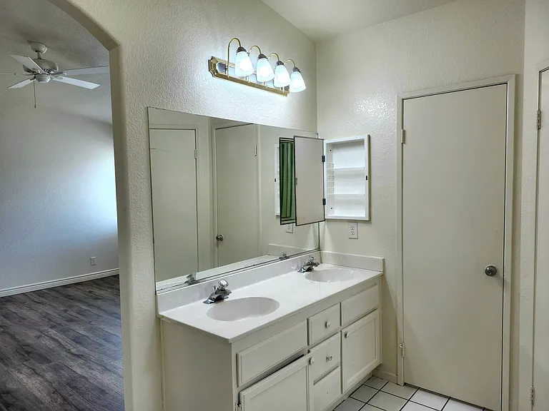12237 Glenellen Ln — Photo 20