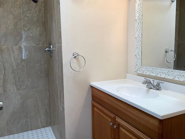 428 S Monterey St — Photo 13