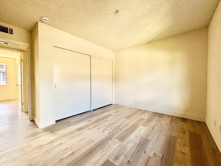 529 W Duarte Rd #A — Photo 7