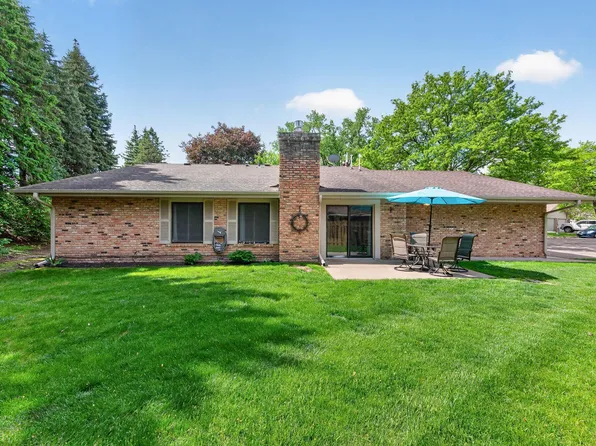9601 Lonsdale Cir, Minnetonka, MN 55305