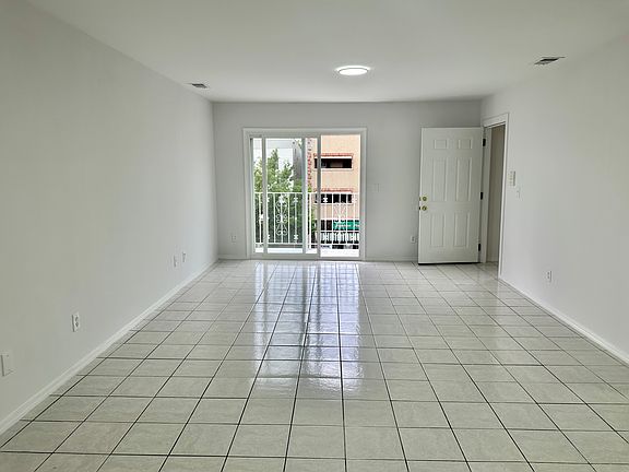 4th image of 621 Elizabeth Ave #2