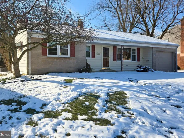 1980 Larch Ave, East Petersburg, PA 17520