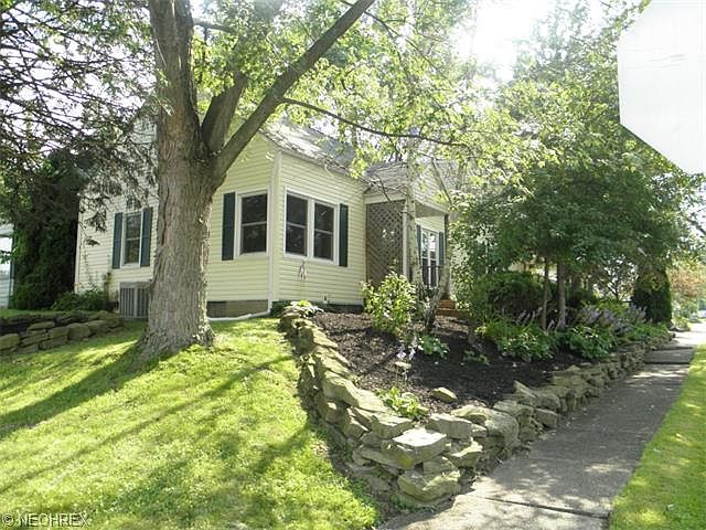 1st image of 3232 Oakwood Dr