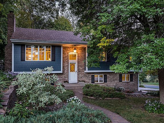 2nd image of 8165 Trillium Ln