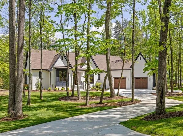 221 Lookout Crest Ln, Lookout Mountain, GA 30750