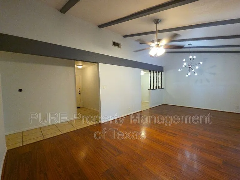 3000 Lakeside Dr — Photo 11