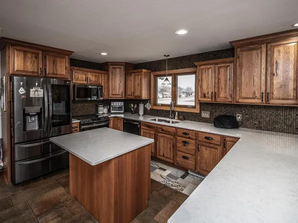 5415 Lincoln St, Hampton, MN 55031