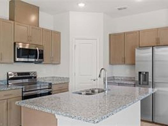 5th image of 3206 NE 13th Ct