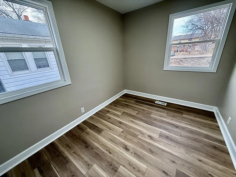 1123 Island Ave — Photo 6
