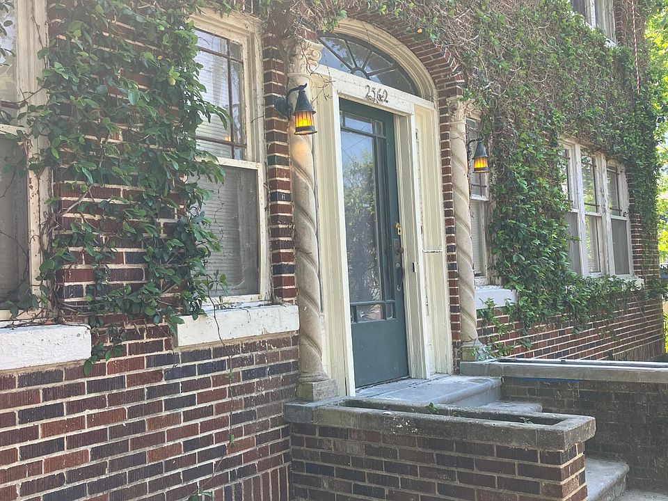 1st image of 2562 College St