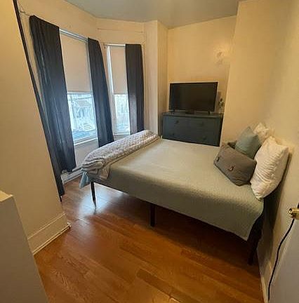 3rd image of 75 Webster St