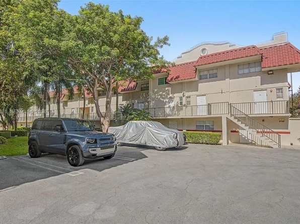 6709 N Kendall Dr APT 223, Pinecrest, FL 33156