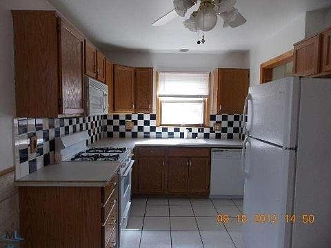 5th image of 23828 Wilmot Ave