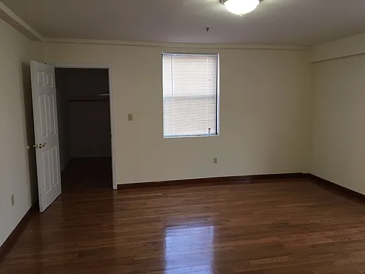 Rented by Le Parc Property Management LTD. | media 5