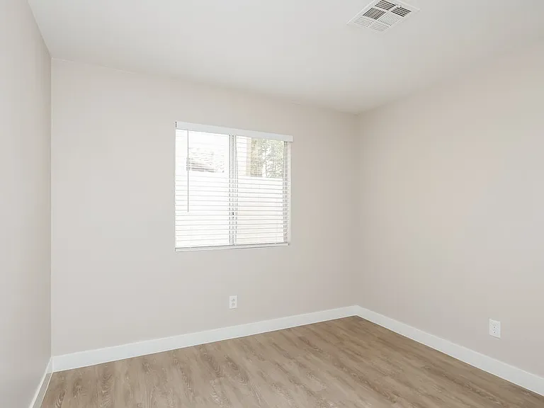 922 Strider Dr — Photo 13