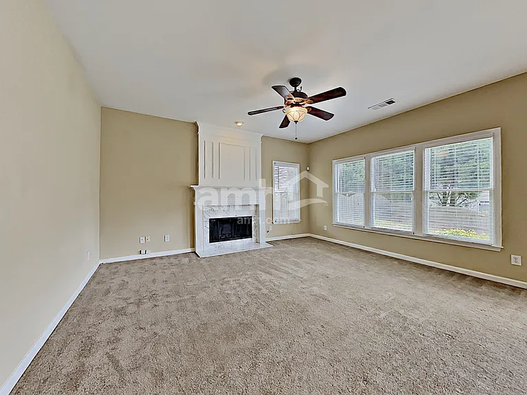 3374 Hunters Point Rd — Photo 4