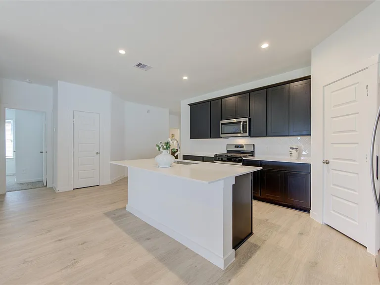8038 Tropea Dr — Photo 14