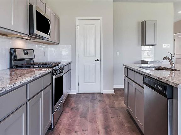 5th image of 9174 Worthington Ct
