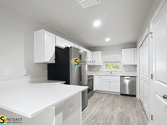 5th image of 15710 SW 34th Court Rd #2