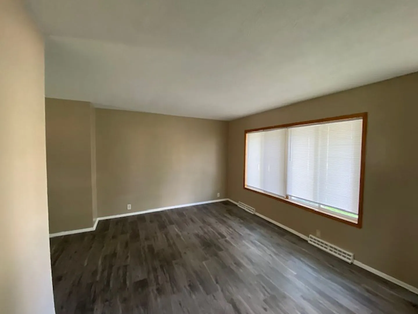 2 Bedroom 1 Bathroom Duplex, Available Soon — Photo 3
