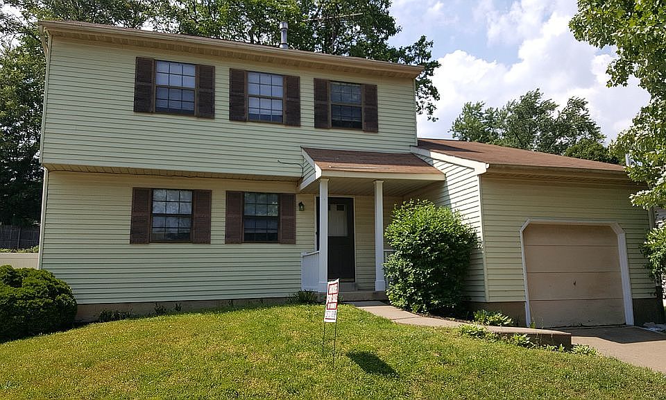 1st image of 15220 Bernita Dr