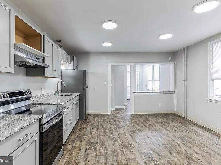 312 Pine St #2 — Photo 2