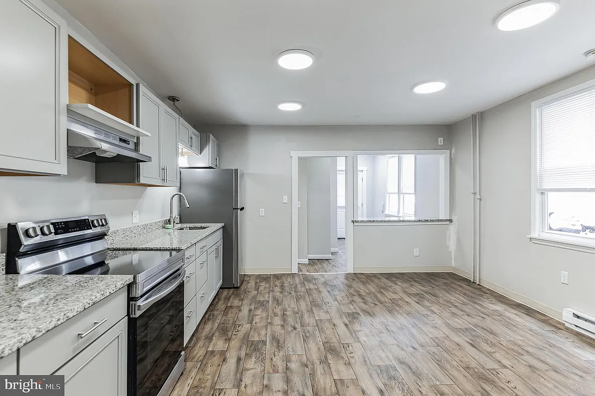 Building Photo - 312 Pine St #2