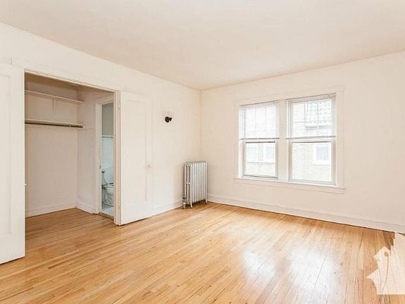 4th image of 2112 W Ainslie St APT 1S