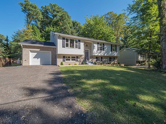 5 Bedrooms/ 3  Baths