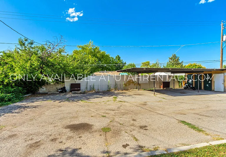 228 W Foxbridge Dr — Photo 19