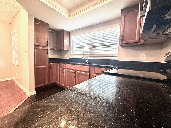 4th image of 1119 Breeze Dr