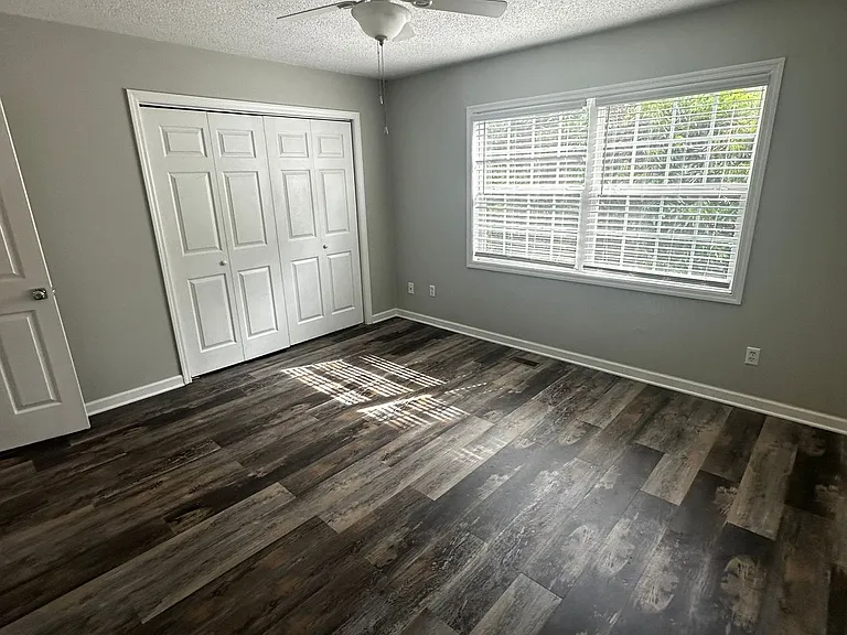 Center Town Condominiums — Photo 27