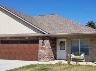 527 Windsor Ln, Farmington, MO 63640