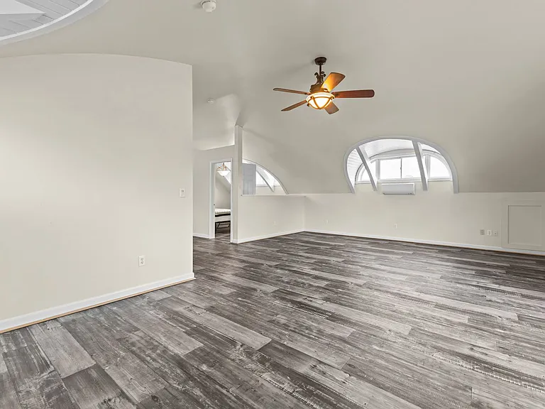 128 Grand Ave — Photo 17