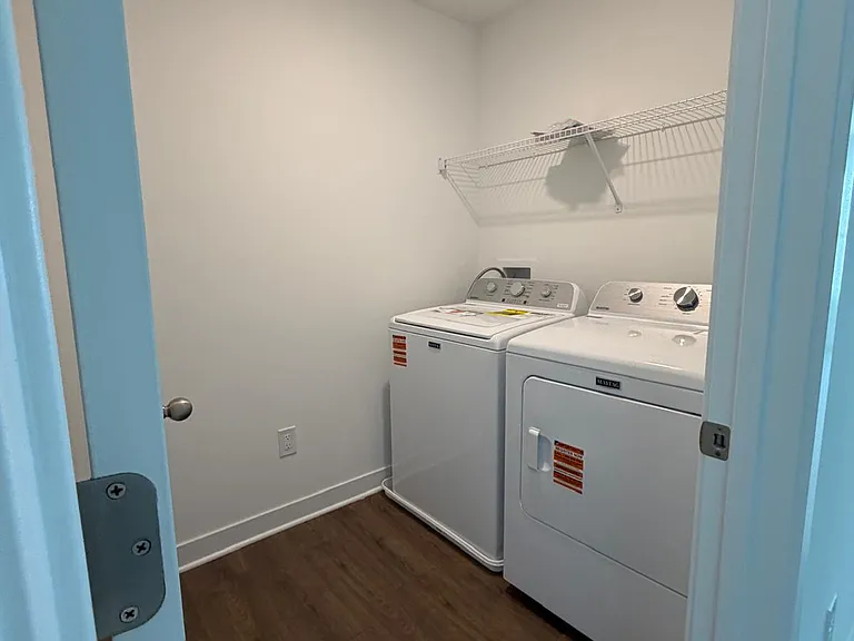1559 Albatross St — Photo 17