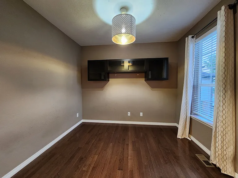 8314 Grasslands Way — Photo 5
