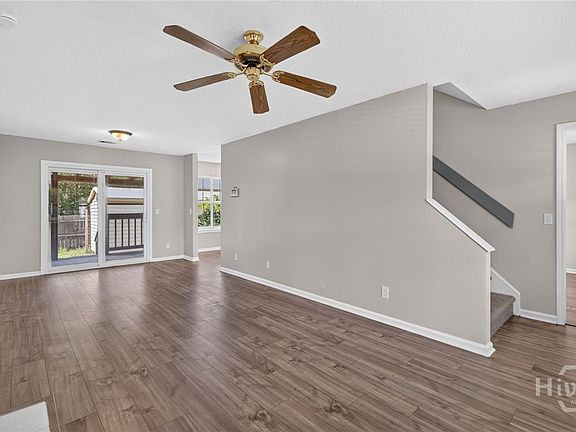 3rd image of 17 Leeward Drive