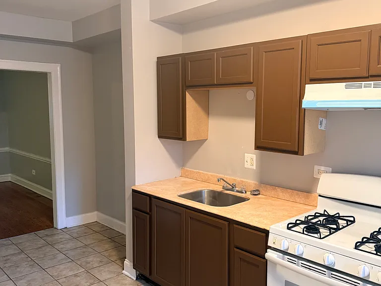7737 S Yates Blvd — Photo 6