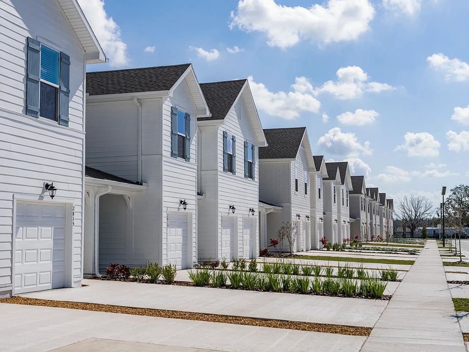 Discover the perfect blend of comfort and convenience at Amavi Kissimmee.