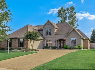 303 Saint Annes Ct, Bossier City, LA 71111