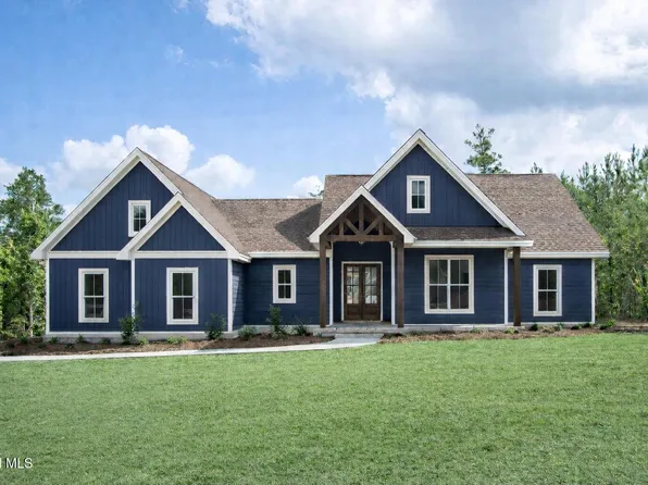 27 Hidden Pond Way, Gansevoort, NY 12831