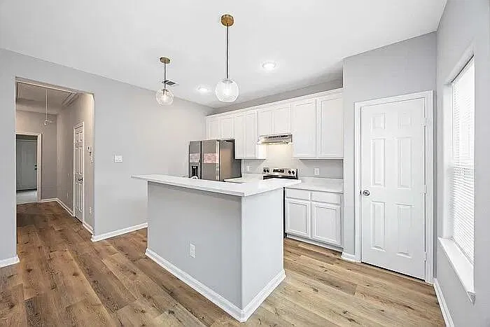 2 bed, 2.0 bath, 1893 sqft, $1,700 — Photo 4