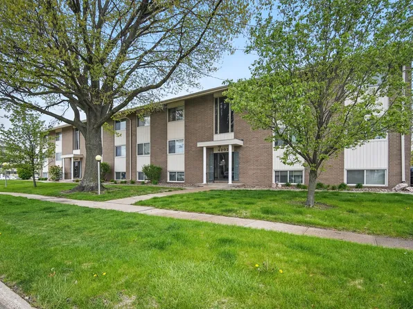 4202 62nd St APT 6, Urbandale, IA 50322