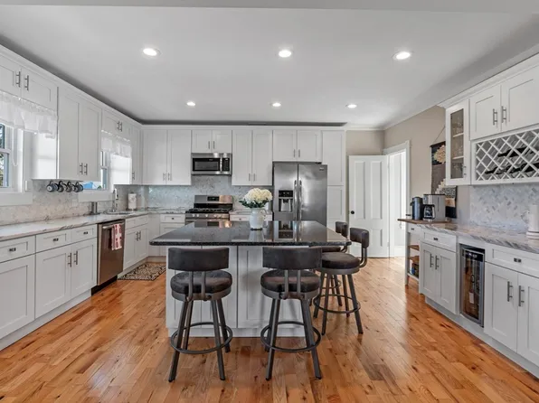 12 Rice St Unit 2, Salem, MA 01970